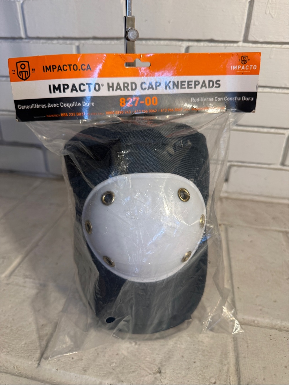 NEW Impacto 827-00 Hard Cap Kneepads Heavy Duty Foam Padded Safety Work Pads NIP